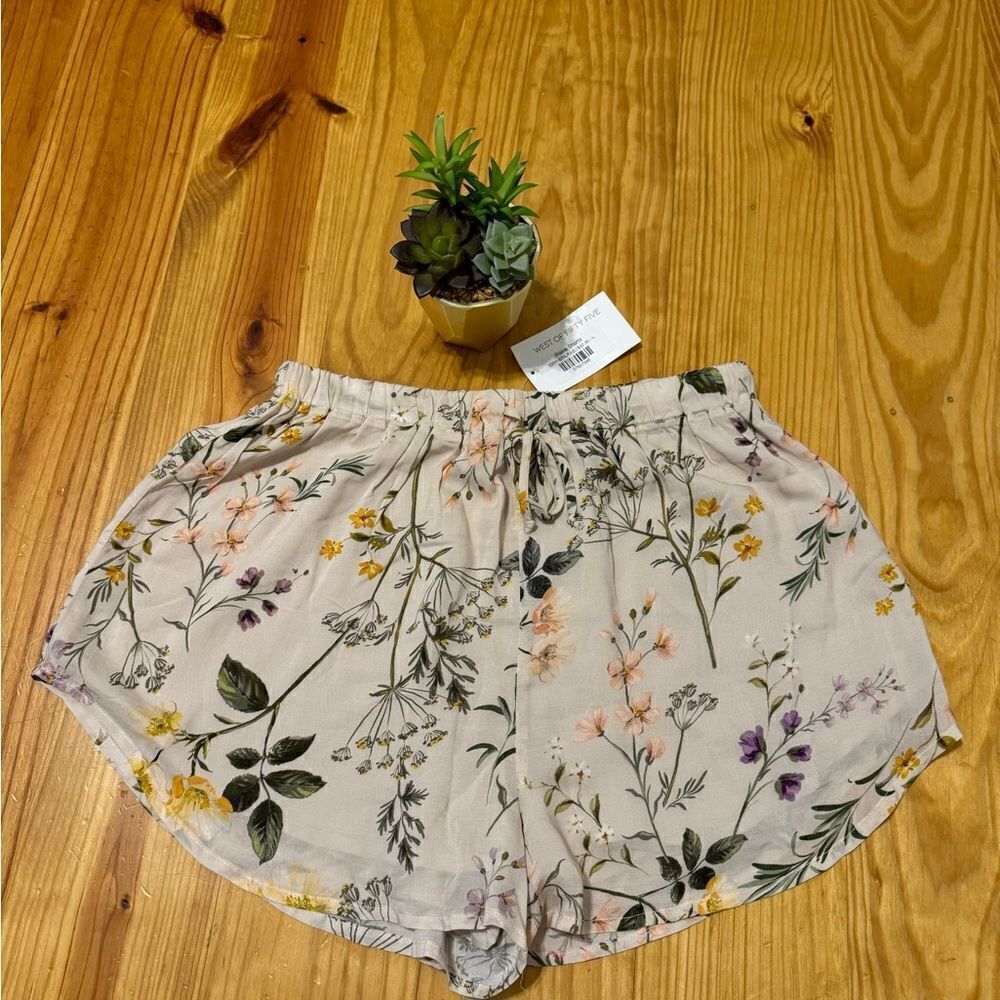 NWT Olivaceous Blaine Shorts Floral Lined Lounge Stretch Pull On Women’s SZ LRG